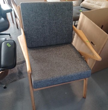 Lounge Medium Gray/Wood