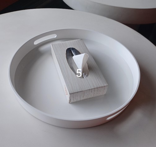 White tray, round