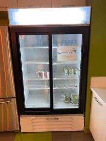 Beverage Fridge (43.5x30x78)