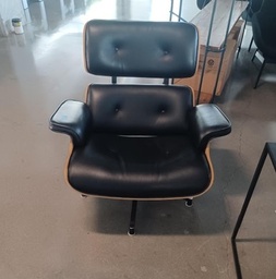 [#00-90] Lounge Black/Wood Shell