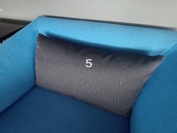 [#00-175] Pillow, black